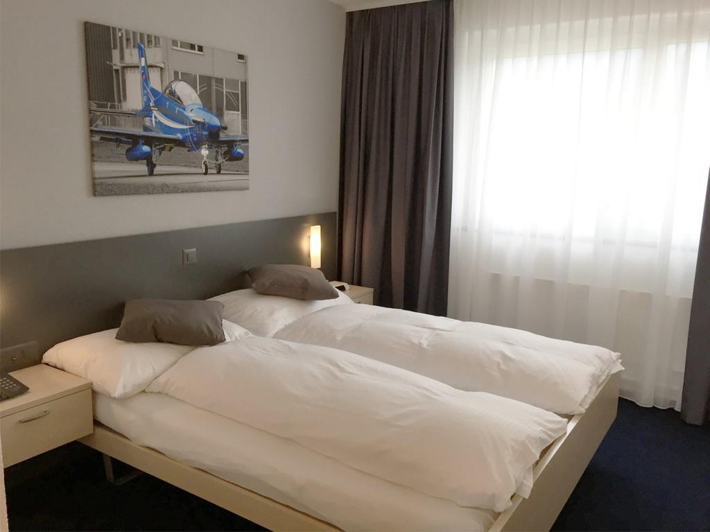 Airporthotel גרנכן מראה חיצוני תמונה